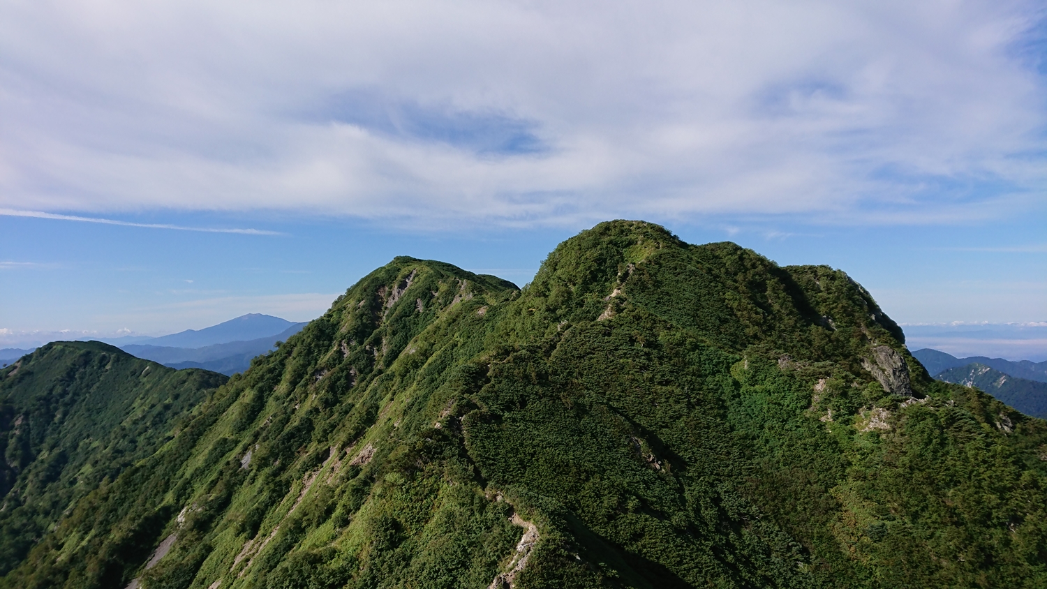 霞沢岳本峰への稜線道